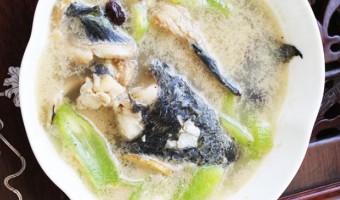 丝瓜生鱼汤的做法