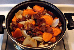 胡萝卜炖牛肉的做法，简单实用的炖牛肉秘方