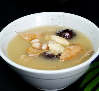红枣花生山药莲藕汤，普通食材也能做出养生汤