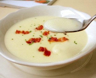 牛奶土豆浓汤的做法，给孩子补钙的美味西式汤