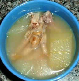 清热祛湿的薏米冬瓜鸡脚汤