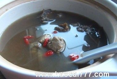 茶树菇草鸭汤的做法，很简单的秋季养生靓汤