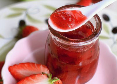 如何用微波炉做草莓果酱，适合懒人的草莓果酱快速做法