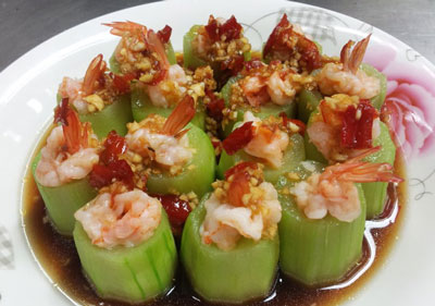 蒜蓉鲜虾丝瓜盅，简单好吃的营养美容菜