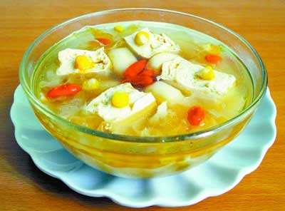 银耳豆腐荸荠汤，适合懒人的夏季养生汤