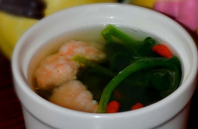 菠菜虾滑汤，鲜甜好喝的家常快手汤