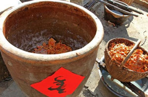 图解蒸馏型柿子酒的传统做法