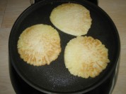 河南大米饼的做法图解，河南大米饼怎么做好吃