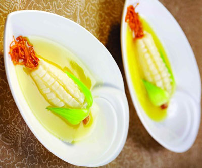 玉米造型的松茸银鳕鱼做法，松茸和银鳕鱼的巧妙搭配