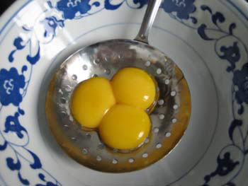 怎样分离蛋黄和蛋清，推荐几个好用的分离方法