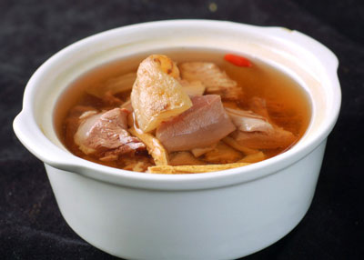 天麻乳鸽汤的做法及功效，怎么做鲜美好喝