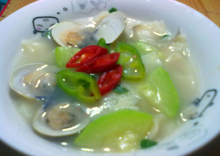海鲜面片汤的做法，海鲜面片汤怎么做简单好吃