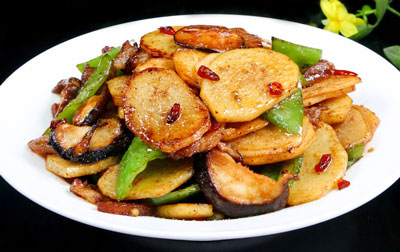 青椒香菇土豆片，菜鸟一学就会的简单美味