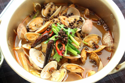 水煮花蛤的做法，给花蛤换种麻辣味的新吃法