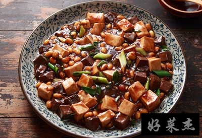 血豆腐烧豆腐怎么做好吃，超级过瘾的下饭利器