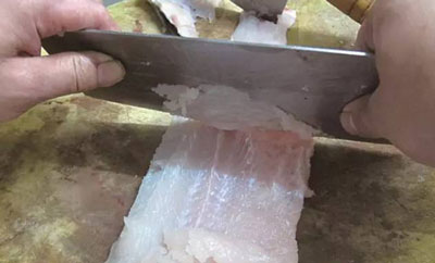 刮鱼茸的方法和技巧，图解鱼茸怎么刮