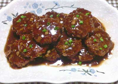 春笋鲜肉饼最关键的调味料是黑胡椒酱，鲜肉饼怎么做好吃
