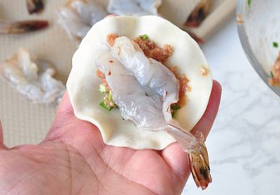 抱蛋海鲜煎饺的做法，特别适合新手和懒人的海鲜煎饺