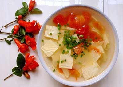 云南番茄土豆汤的做法，番茄土豆汤怎么做鲜美好喝