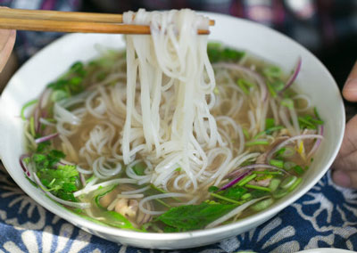 以牛肉汤粉为例详解越南河粉的做法窍门，味道不输越南餐馆