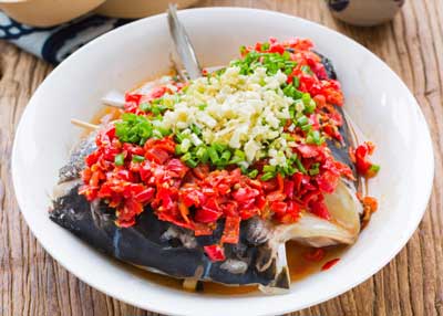 湖南剁椒鱼头的完美做法，总结剁椒鱼头更好吃的小技巧