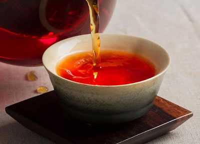 红茶放凉后变浑浊是怎么回事，会浑浊的红茶能喝吗